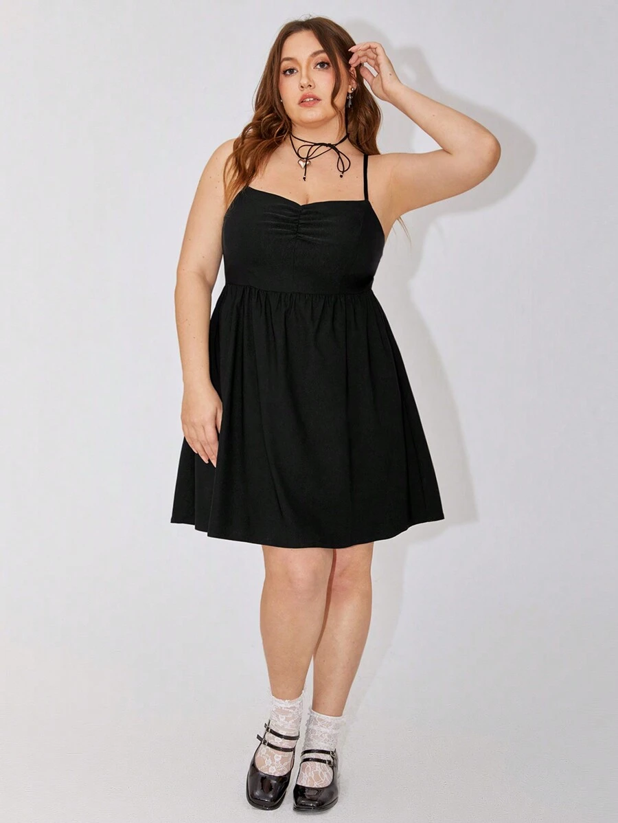 SHEIN Qutie Vestido Cami Com Babados Em Cores Sólidas Para Mulheres Plus Size - Preto - Visão 1