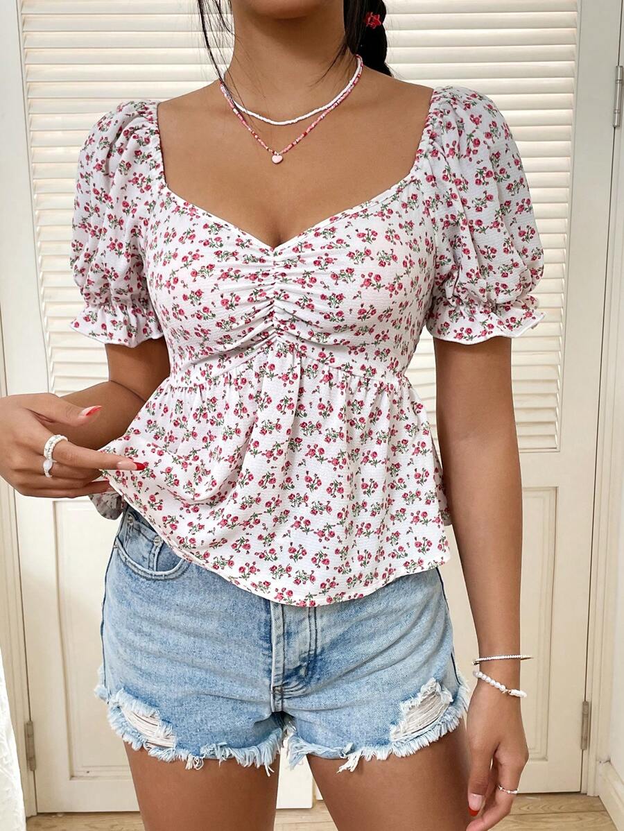 Acquista Camicia con scollo a V in pizzo a righe verticali moda estiva Camicetta a maniche corte con sbuffo casual Donna Top elegante femminile Blusa carino 27878 in Italia a partire da