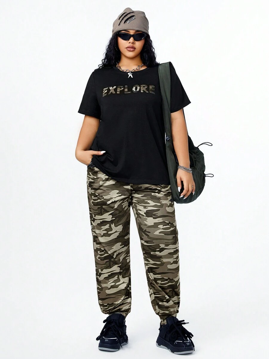 SHEIN Coolane Plus Size Camo Print Letter & Colorblock T-Shirt And Pants Two-Piece Set - Multicolor - View 1