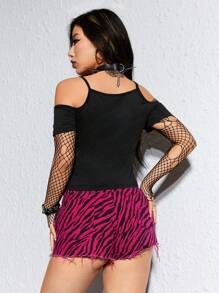 ROMWE Goth Cold Shoulder Cross Rhinestone Embellished Short Sleeve T-Shirt - Black - View 6