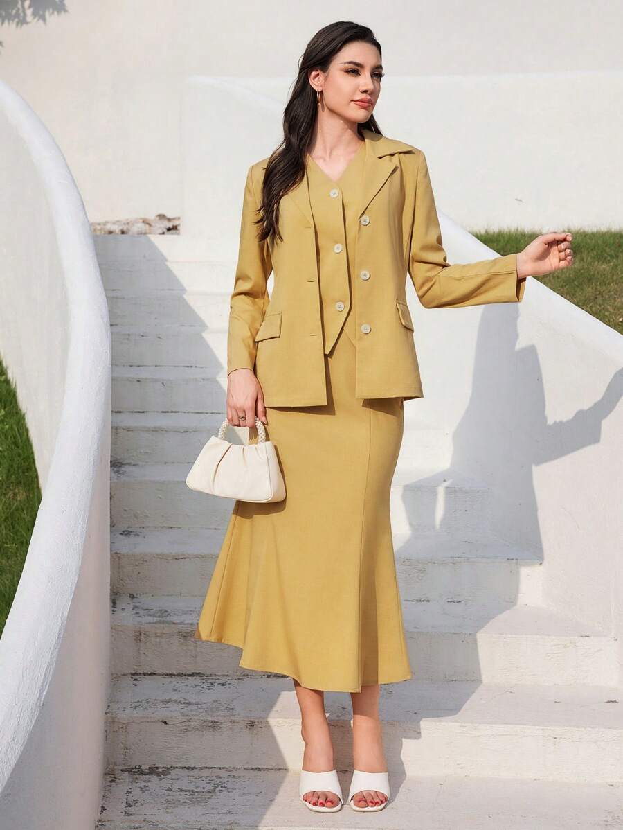 Modelyn Áo khoác blazer dài tay một nút + Áo vest cổ chữ V + Bộ váy viền nàng tiên cá - Màu vàng - Xem 1