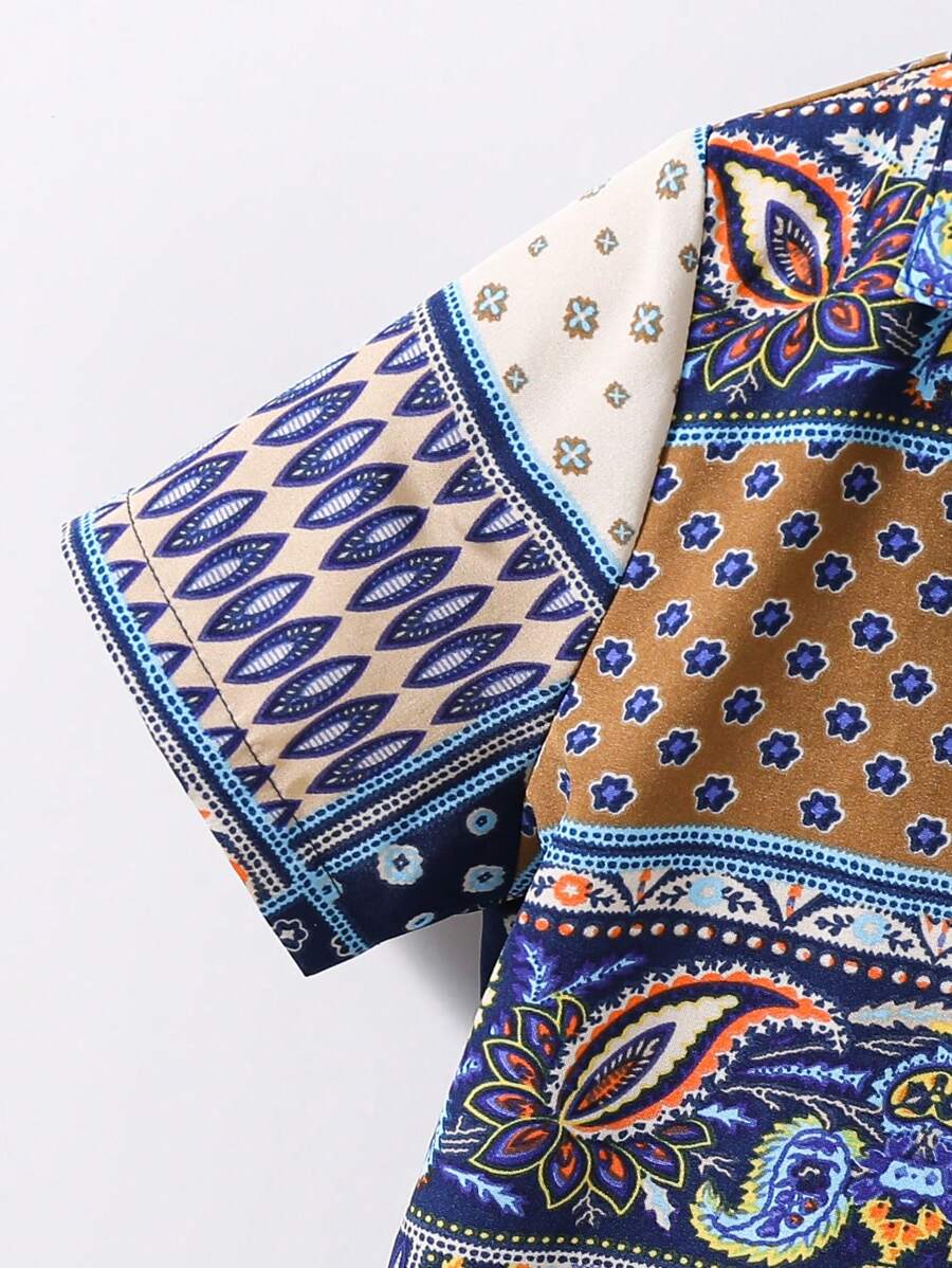 SHEIN 2pcs/Set Young Boys' Leisure Paisley Print Spread Collar Short