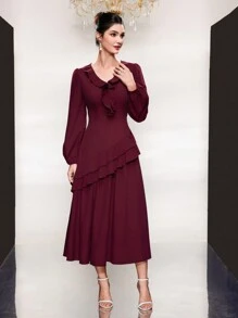 Modelyn V領挂肩袖連體裙,襯邊荷葉邊設計