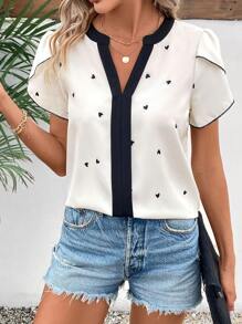 SHEIN Clasi 女士心形圖案翻領花瓣袖上衣