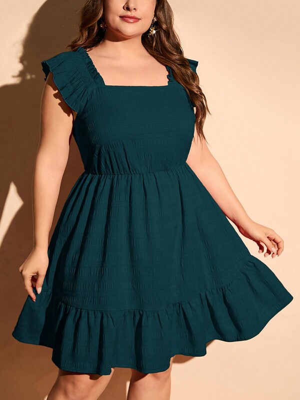 SHEIN LUNE Vestido De Talla Grande Con Cuello Cuadrado Y Dobladillo Con Volantes, De Color Sólido