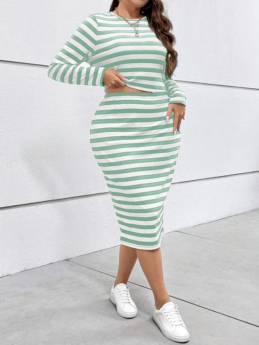 SHEIN Essnce 大尺碼女士長袖條紋t恤和裙子套裝 - 薄荷綠 - 查看 1