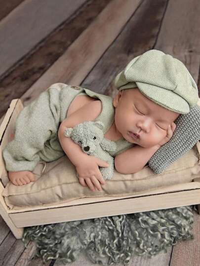 SHEIN Nyfödd pojke Fotografi Dubbla Fickor Jumpsuit med Hängslen & Hatt