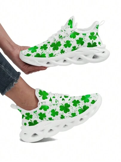حذاء السنيكرز النسائي بأربعة أوراق شامروك سانت باتريك، حذاء رياضي خفيف الوزن منخفض الأعلى برباط، حذاء نسائي في أحجام زائدة للمناسبات الخارجية