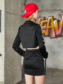 SHEIN Sports Sport-outfit Für Damen: Jacke Und Rock Mit Reißverschluss Und Buchstaben-patch - Schwarz - Übersicht 2