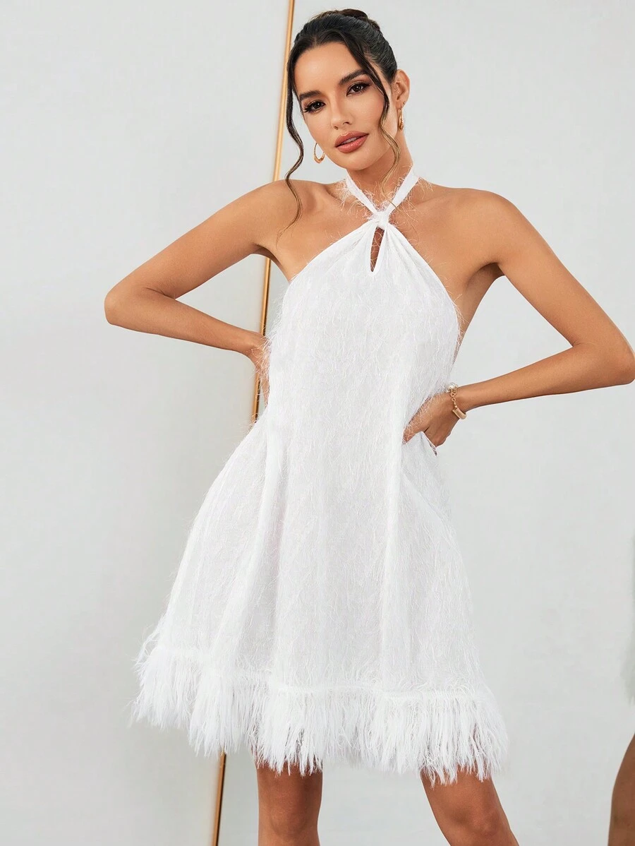 SHEIN Privé Vestido De Suspensión Sin Mangas Decorado Con Pelusa, Periódico De Bodas - Blanco - Ver 1