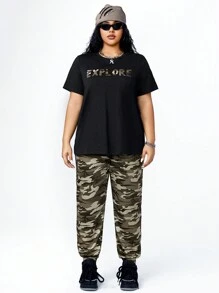 SHEIN Coolane Plus Size Camo Print Letter & Colorblock T-Shirt And Pants Two-Piece Set - Multicolor - View 4