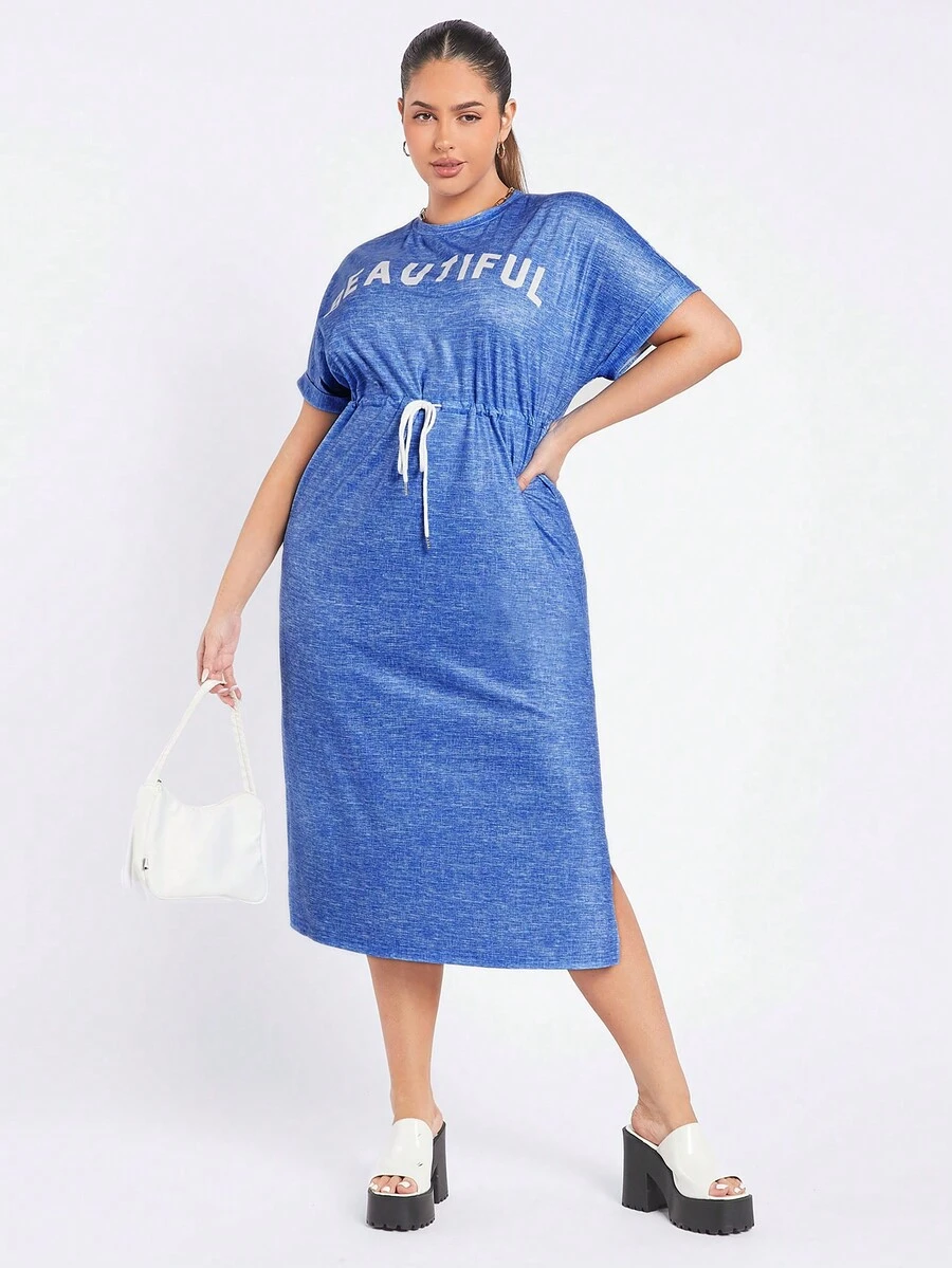 SHEIN Essnce Của phụ nữ Kích thước lớn Bên Khe Đúng mốt Đầm giản dị Với In thư Và Dây rút Vòng eo Cho mùa xuân Và Mùa hè - Màu xanh lam - Xem 1