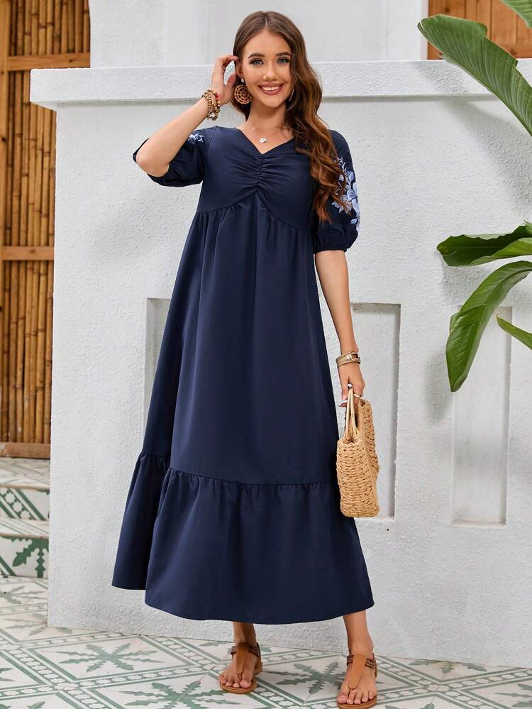 Women's Floral Embroidery Pleated Dress With Unique Design