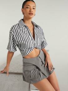 SHEIN Unity 條紋短款襟翼口袋襯衫 - 黑與白 - 查看 4