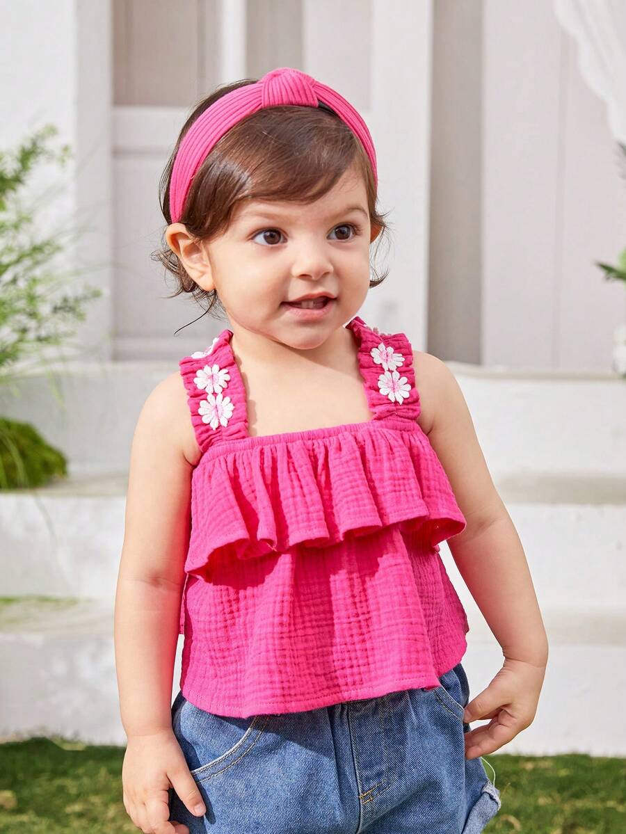 SHEIN Top corto informal y de estilo vacacional para niña con estampado de flores, acabado de volantes y tirantes anchos - Rosa Fucsia - Ver 1