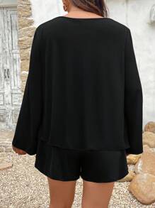 SHEIN LUNE 大尺碼純色喇叭袖上衣和短褲套裝 - 黑色 - 查看 2