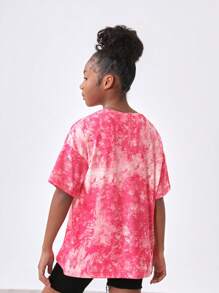 SHEIN Camiseta De Manga Corta Con Hombro Caído, Informal Deportiva Para Niñas Preadolescentes Con Estampado De Letras Tie Dye, Para El Verano