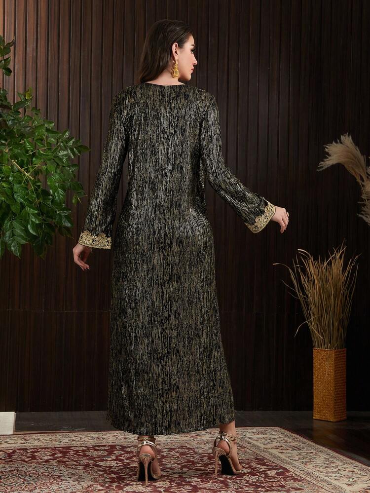 Arabic Style Long Sleeve Dress With Embroidery Decoration