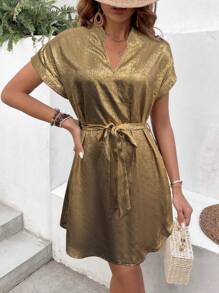 SHEIN LUNE Vestido Dorado De Manga Corta Con Diseño De Corte En V - Dorado - Ver 5