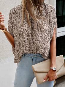 SHEIN Clasi 滿版印花蝙蝠袖小高領後綁帶襯衫 - 卡其色 - 查看 3