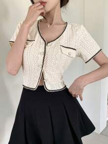 DAZY Áo crop top tay ngắn cổ chữ V màu khối có nút phía trước dành cho nữ - trắng - Xem 6