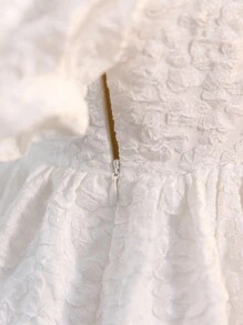 SHEIN 青少女泡泡袖圓領提花連衣裙,背部v領和3d蝴蝶結裝飾 - 白色 - 查看 6