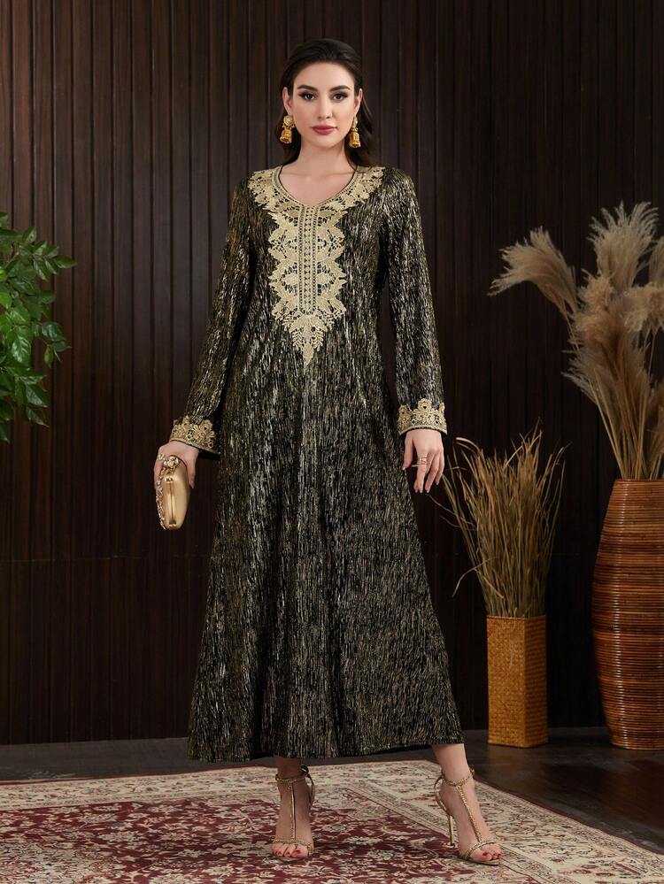 Arabic Style Long Sleeve Dress With Embroidery Decoration