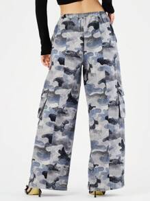 Forever 21 Ladies Camouflage Printed Cargo Pants - Multicolor - View 2