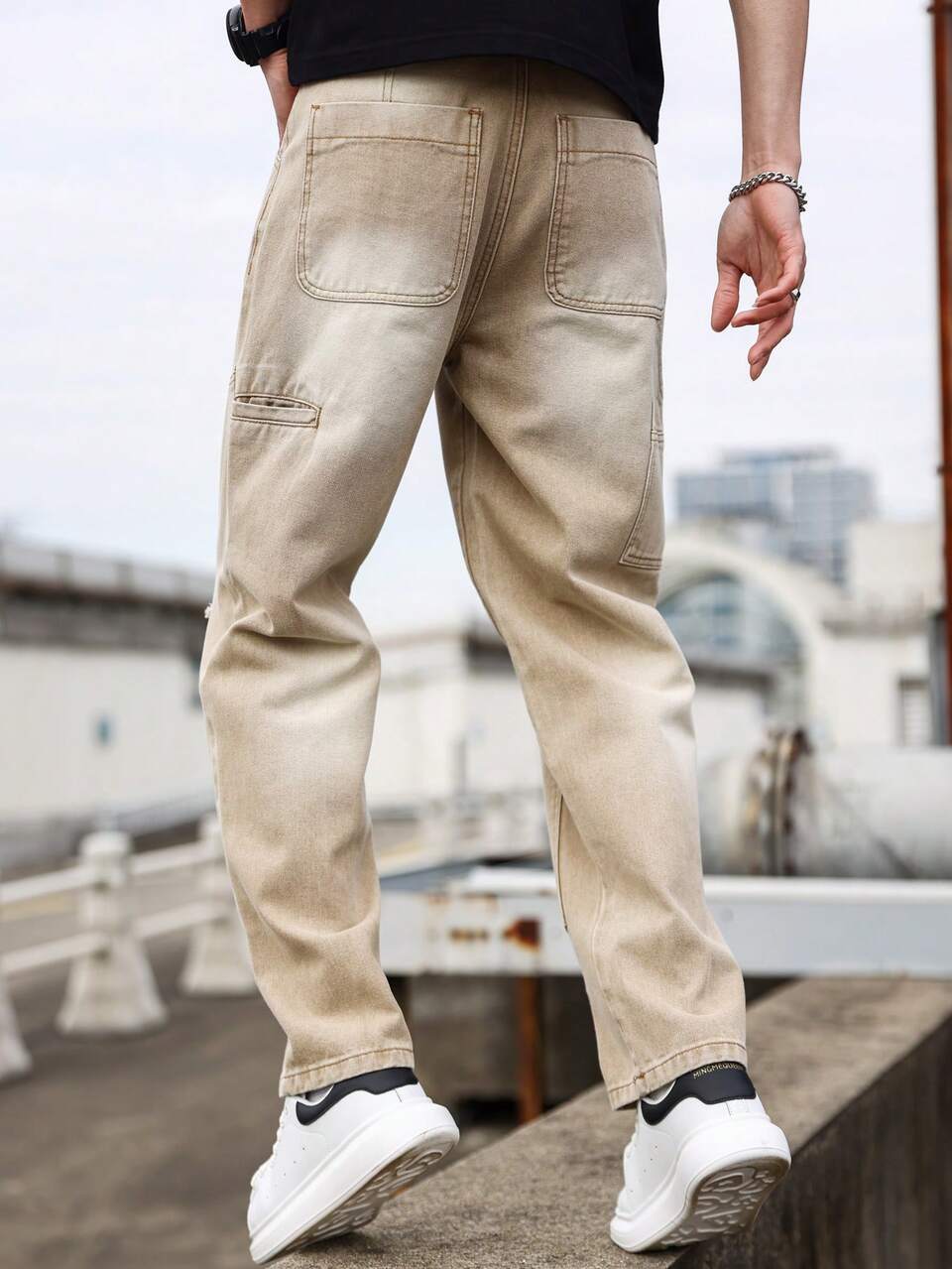 Men's Distressed Jeans With Pockets