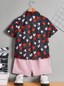 SHEIN Juego De Camisa De Manga Corta Con Estampado De Corazones Lindos Y Pantalones Cortos De Un Solo Color Para Niños Jóvenes - Rosa - Ver 2