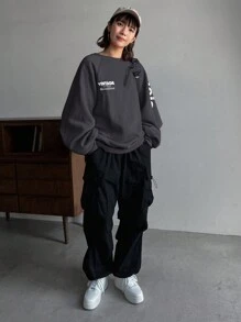 FRIFUL Moletom de Ajuste Solto com Manga Raglan e Estampa de Letra RETRO Equilíbrio Trabalho-Vida CONTINUE SORRINDO ESTILO VINTAGE, Tops de Manga Longa - Chumbo - Visão 2