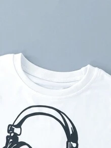 Tween Boy Headphone Print Short Sleeve T-Shirt And Shorts Set