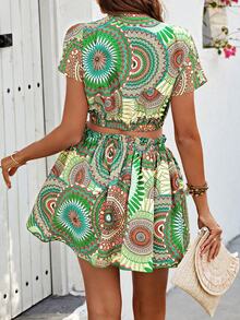 Breezaya Random Printed Cropped Shirt And Skirt Set - Green - View 2