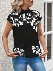 EMERY ROSE Women's Batwing Sleeve Shirt With Plant Print - Black - View 4