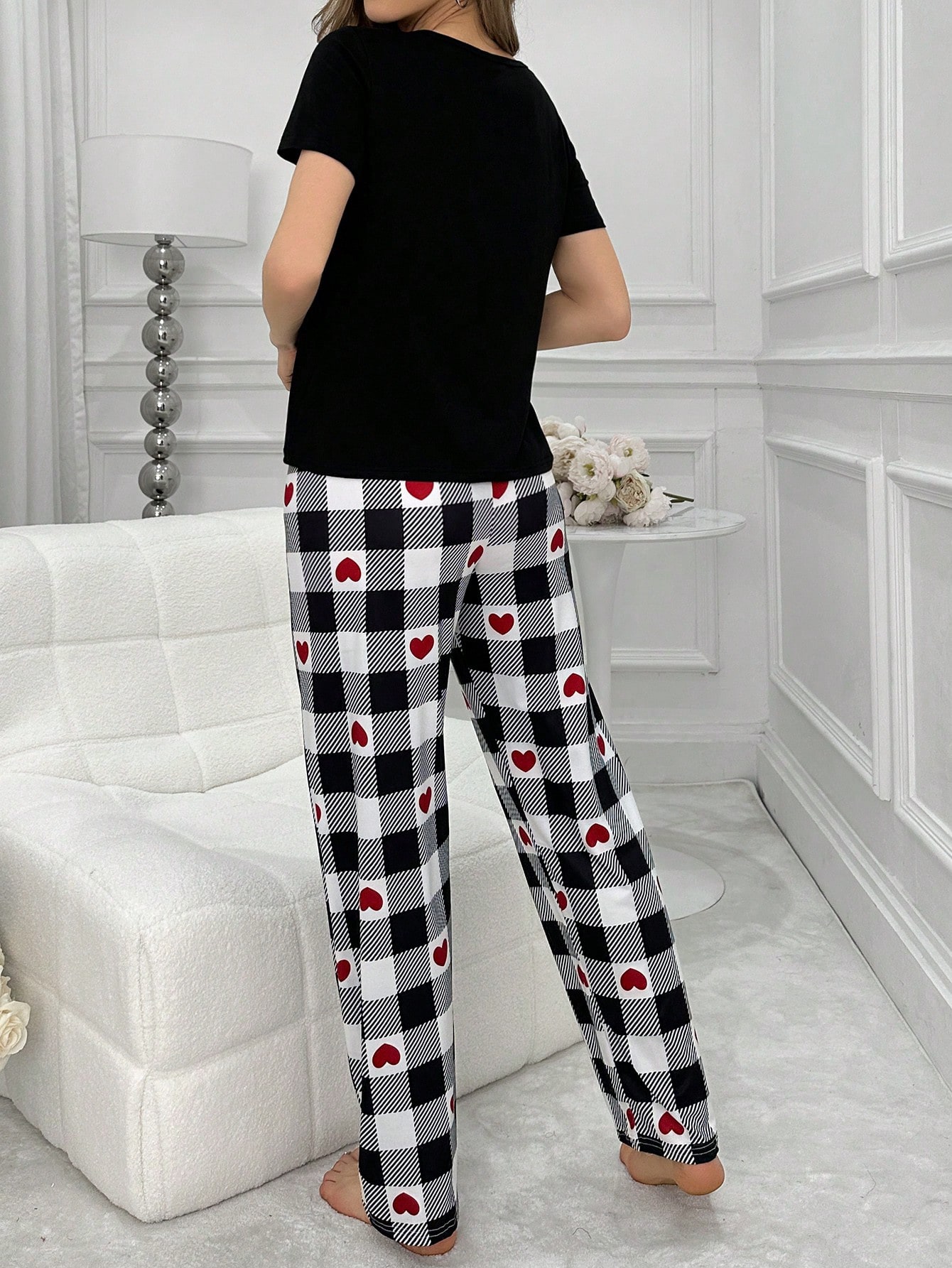 مجموعة بيجاما ذات أكمام قصيرة للنساء بطبعة مربعات...