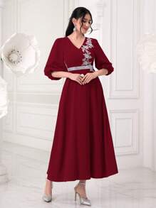 Modelyn Váy dạ hội dài tay thêu họa tiết Ả Rập màu đỏ tía dành cho nữ - Màu Đỏ Sâu - Xem 1