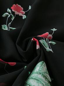 SHEIN LUNE Camisa Plus Size De Manga Curta Com Estampa De Rosa E Decote Em V - Multicolorido - Ver 4