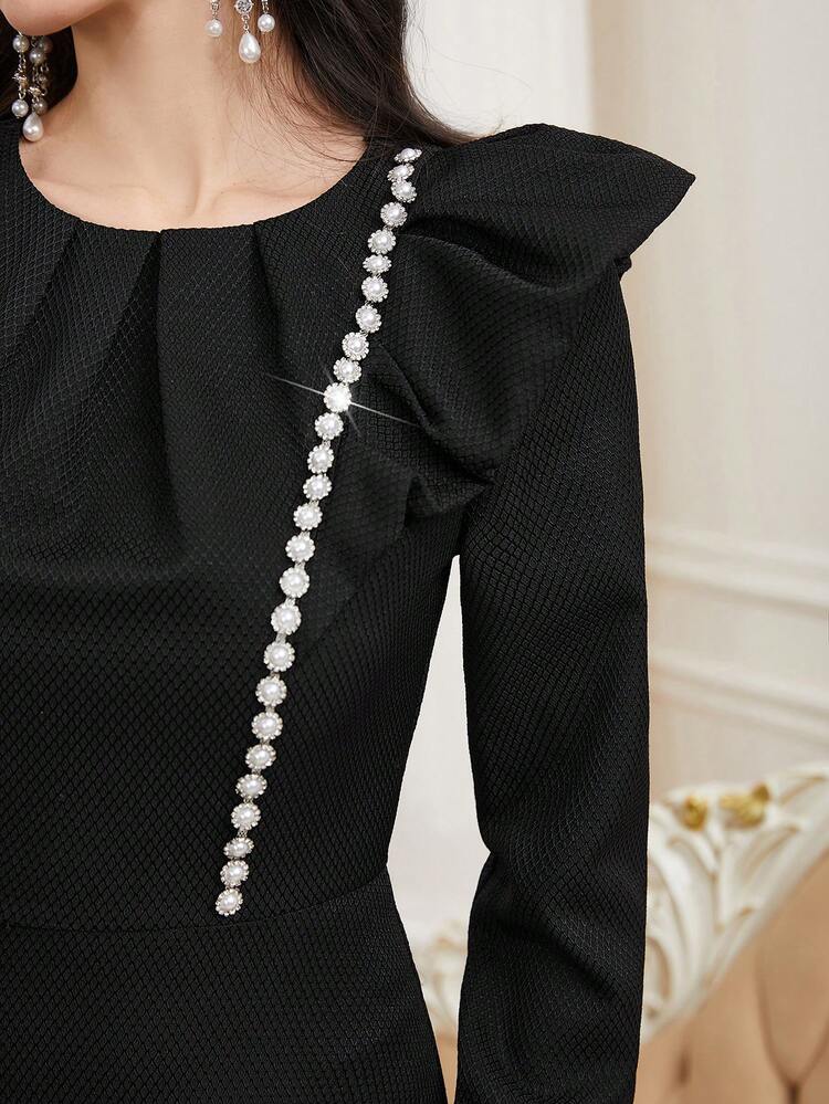 Women's Arabesque Round Neck Dress With Faux Pearls Decoration