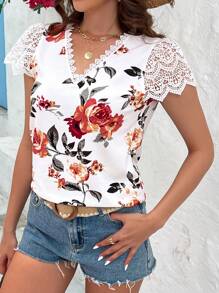SHEIN Frenchy Mùa hè Cổ chữ V Ren Nối In hoa Ngắn Áo thun - Nhiều màu - Xem 4