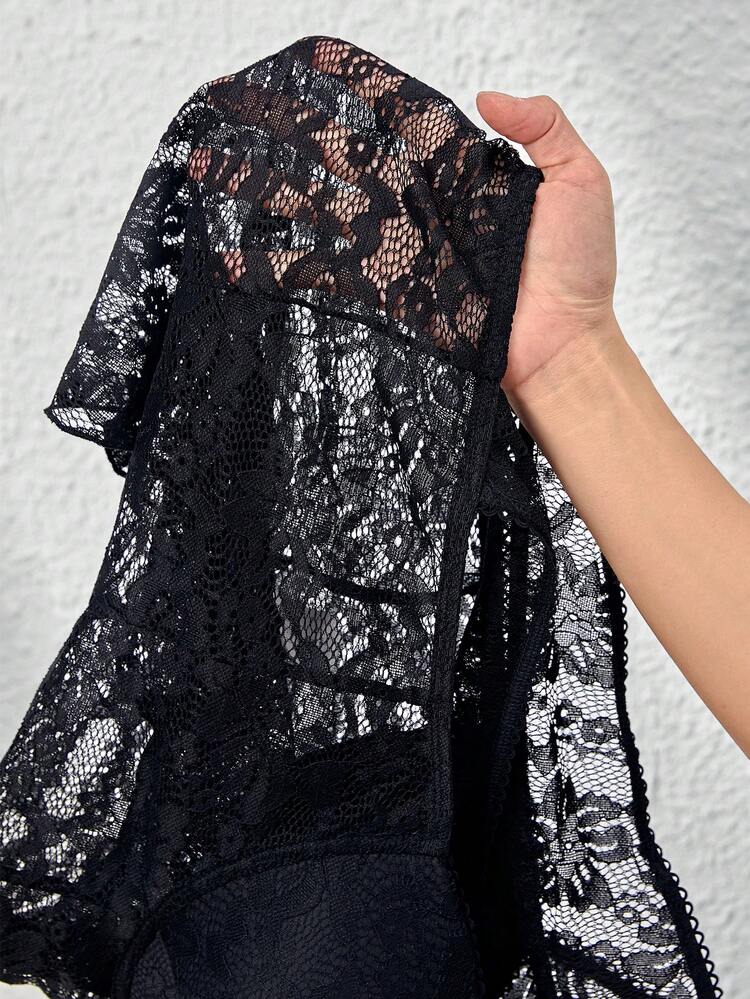 Spring/Summer Black Elegant Sexy Romantic Elastic Perspective Lace Delicate Wavy Hem Tight Tank Top For Plus Size Women
