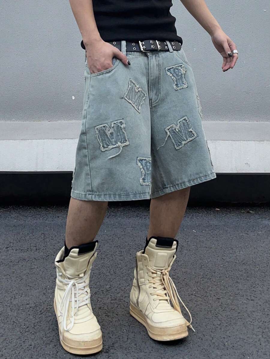 Manfinity EMRG Quần Short Denim dáng rộng cho nam có túi xéo và thiết kế miếng vá chữ cái Quần Baggy Jorts trơn màu xanh nhạt đi chơi thời trang Rapper - Rửa nhẹ - Xem 1