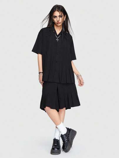 ROMWE Avant Men'S Solid Color Pleated Short Sleeve Turn-Down Collar Shirt, Suitable For Everyday Wear In Spring And Summer