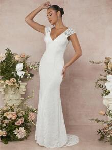 L'Amorae 优雅蕾丝覆盖露背紧身鱼尾下摆连衣裙