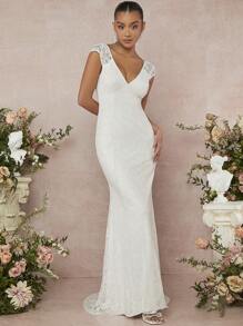 L'Amorae 优雅蕾丝覆盖露背紧身鱼尾下摆连衣裙