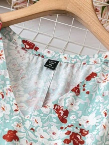 SHEIN LUNE 大尺碼v領全印花短袖衫 - 綠色 - 查看 5