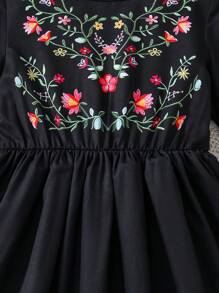 SHEIN Tween Girl Floral Embroidery Flared Sleeve Dress - Black - View 6