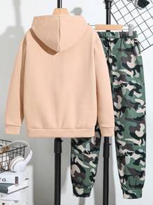 SHEIN Garoto pré-adolescente Detalhe Corrigido Capuz Térmico & Impressão De Camuflagem Calças