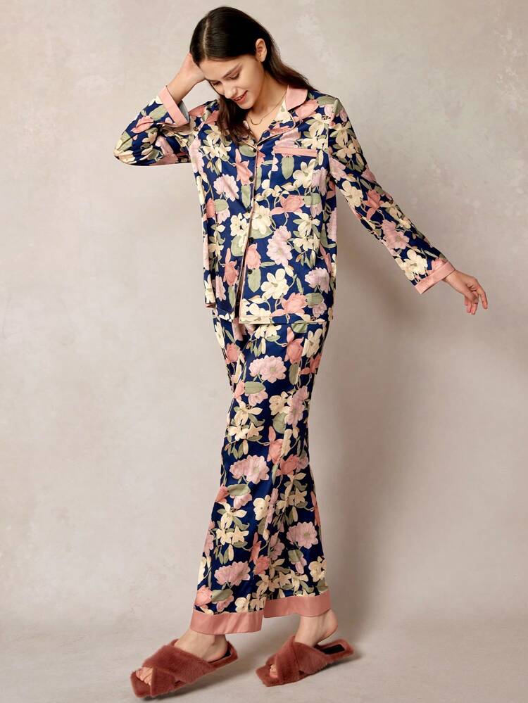 Conjunto de pijama largo de satén con estampado floral a gran escala para mujer, ropa de lencería de pijama de otoño e invierno