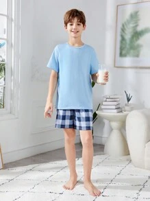 SHEIN 4入組青少年男孩休閒純色圓領t恤和格紋短褲家居套裝