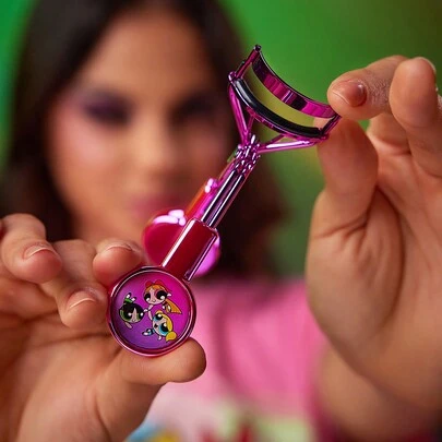 THE POWERPUFF GIRLS X SHEIN 1 chiếc kẹp uốn mi in hình hoạt hình Blossom, Bubbles, Buttercup màu tím, phong cách Y2K